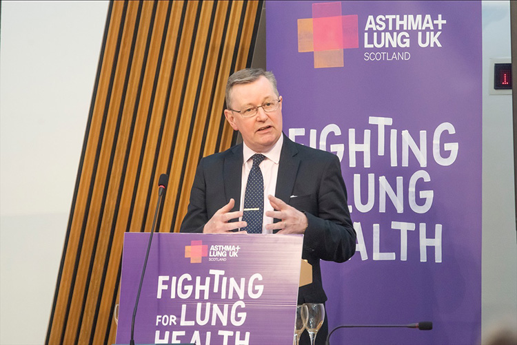 Alexander Stewart MSP campaigning for Asthma + Lung UK Scotland.