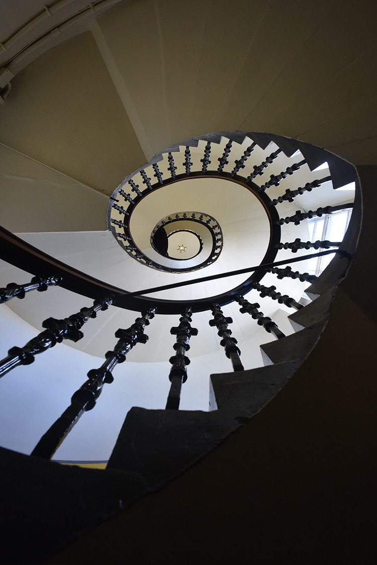 Photography, Edinburgh New Town Apartment letting photographs, spiral staircase